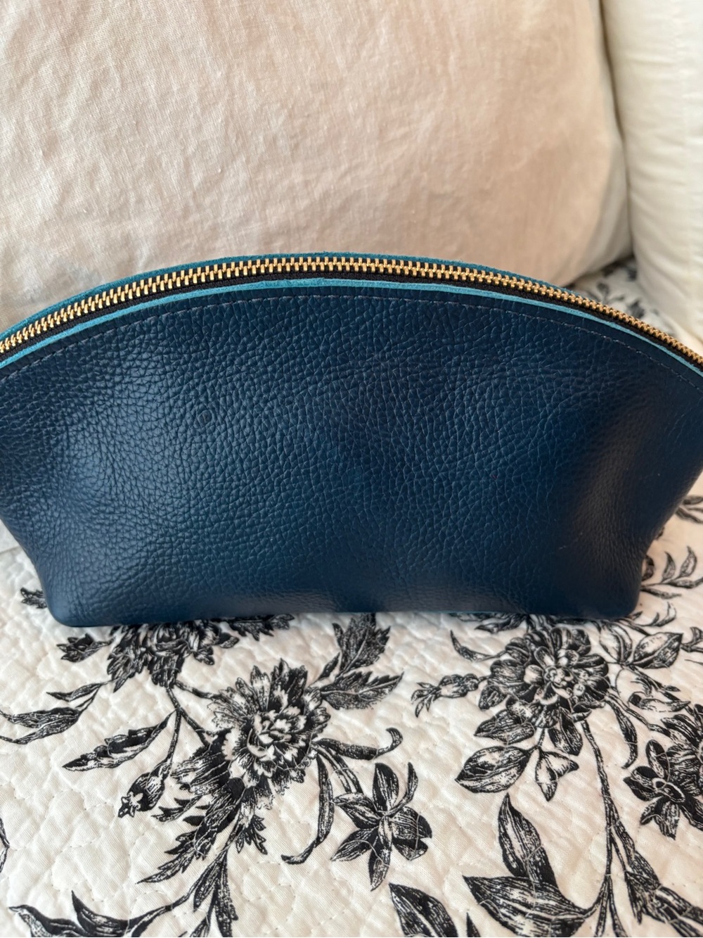 Portland Leather Goods Eclipse Makeup Bag in Caspian